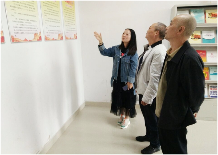 綿竹市委統(tǒng)戰(zhàn)部副部長、市工商聯(lián)黨委書記唐紹愚蒞臨仟坤集團(tuán)調(diào)研指導(dǎo)集團(tuán)黨的統(tǒng)戰(zhàn)工作開展情況